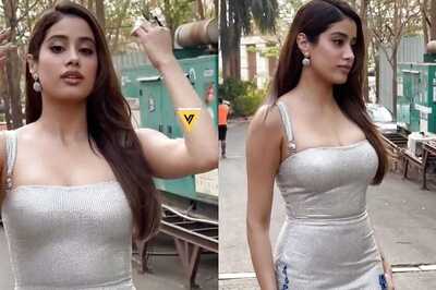 Sexy Video! Janhvi Kapoor Flaunts Hot Curves in Skintight Shimmery Dress, Hot Video Goes Viral | Watch