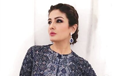 Covid-19: Raveena Tandon Sanitizes Train Berth Before Travelling, See Pics