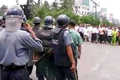 200 hurt in rally against B'desh PM