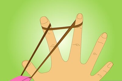 11 Entertaining Rubber Band Tricks to Impress Your Friends