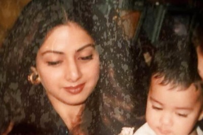 Janhvi Kapoor Calls Sridevi Best Mom 'Even in Your Absence', Shares Unseen Pic With Late Actress