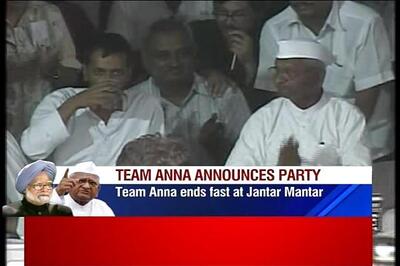 Team Anna ends 10-day fast, announces party