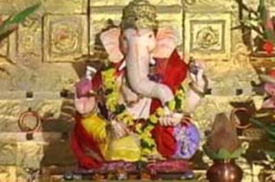 Stage set for immersion of Ganesh idols in Mumbai