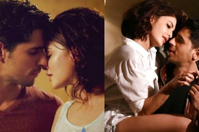 Sidharth Malhotra, Jacqueline Fernandez Blush as Karan Asks If They Made Out on a Flight | Viral Video