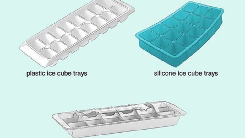 How to Make Ice Cubes with an Ice Tray