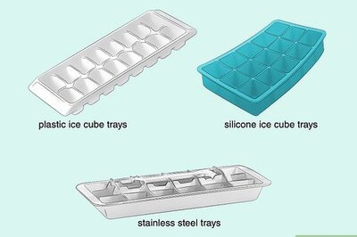 How to Make Ice Cubes with an Ice Tray