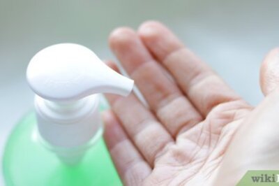 How to Put in Contact Lenses