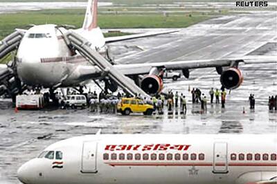 Air India staff found smuggling gold