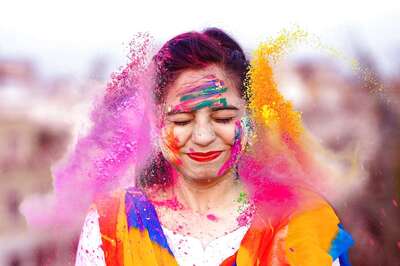 Holi 2023: Tips To Get Rid Of Harsh Colours In Holi