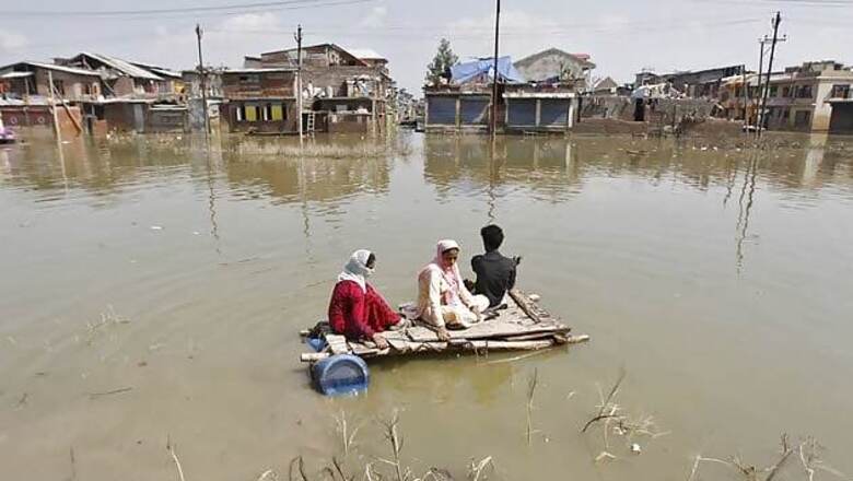 After spending the bitter winter in tents, many flood-hit Kashmiris still waiting for relief