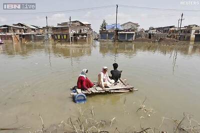 After spending the bitter winter in tents, many flood-hit Kashmiris still waiting for relief