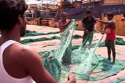 Lankan Navy releases fishermen