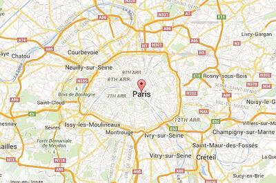 Police evacuate 18 people from Paris suburb store held up by robbers