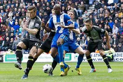 Spurs stutter in race for Champions League spot