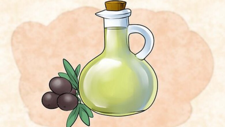 How to Condition and Strengthen Nails Using Kitchen Ingredients