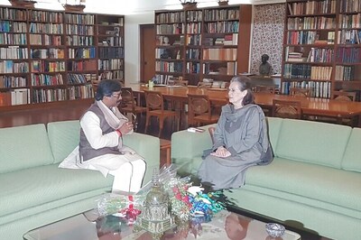 Jharkhand CM-designate Hemant Soren Meets Sonia Gandhi, Invites Her for Swearing-in Ceremony