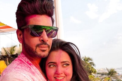 Tejasswi Prakash, Karan Kundrra Treat TejRan Fans to Their Holi Pics Filled With Kisses, Bites