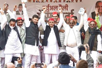 FIR Against 2,500 People for Flouting Covid Norms at SP Office in Lucknow; SHO Suspended