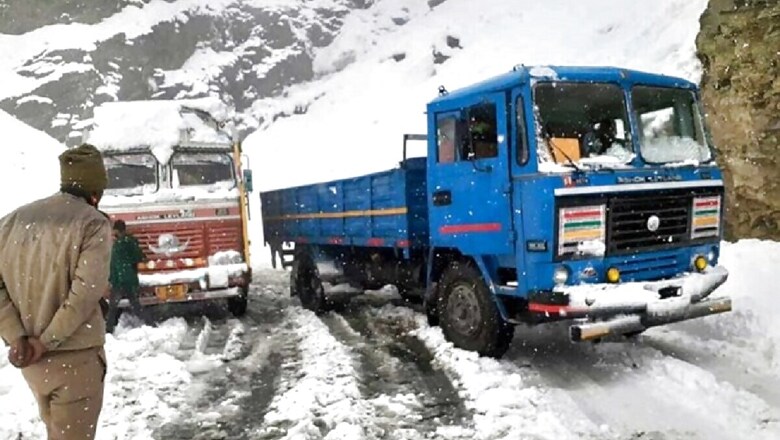 Snowfall, Rain Recorded in North India; Avalanche Warnings Issued for Higher Reaches of J&K