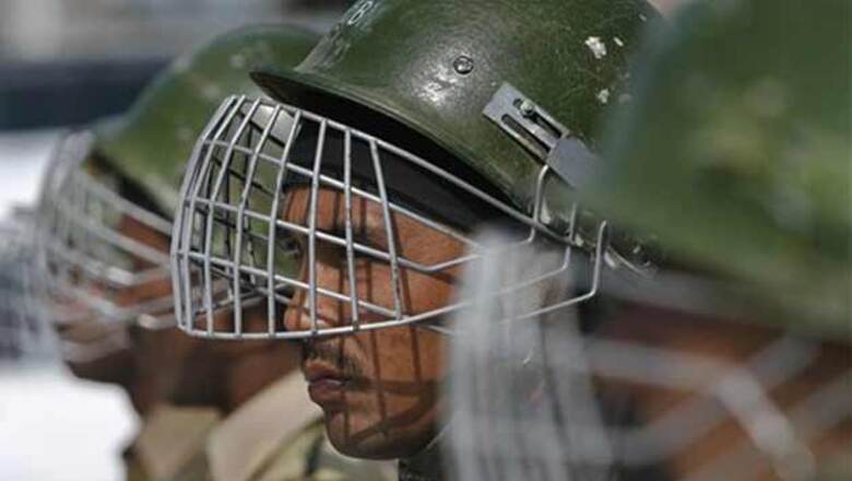 4 protestors hurt in police firing in Shopian
