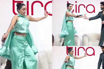 Kiara Advani Almost FALLS in Kareena Kapoor's Lap, Arjun Kapoor Jumps In To Help; Watch Video