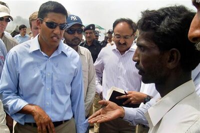 US aid chief threatened, leaves Pak relief camp