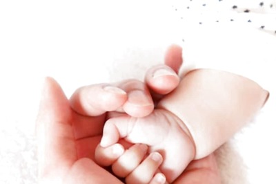 How Midwife's Carelessness Nearly Cost This UK Woman Her Baby Girl