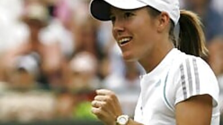 Henin-Hardenne dives into the semis