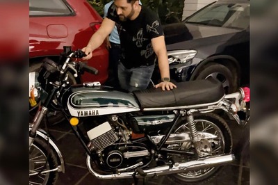 Cricketer MS Dhoni Buys Restored Yamaha RD 350 - Here's Everything You Need to Know
