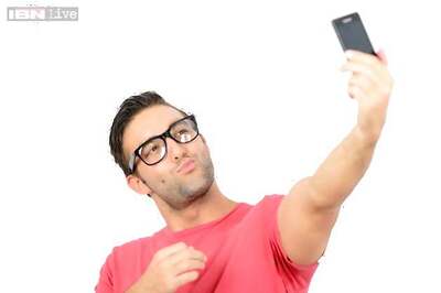 Selfie obsession claims one life, critically injures another