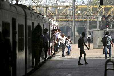 5 Dead, 10 Injured After Falling Off Over-Crowded Train in Chennai