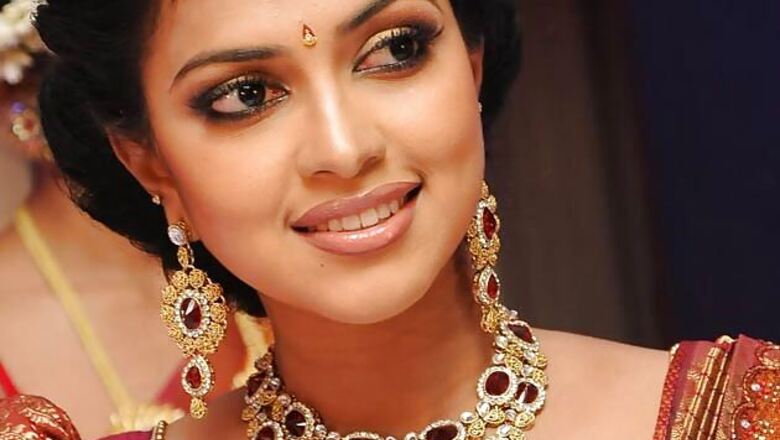 Malayalam actress Swarna injured after fall from balcony
