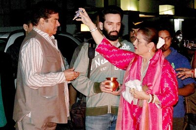 Shatrughan Sinha, Family Performs Puja Ahead of Holi