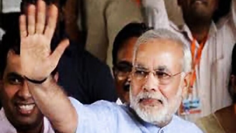 Narendra Modi asks IT experts to innovate for Mobile-Governance