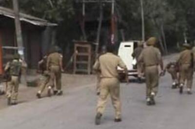 Hurriyat leader among 5 killed in J&K violence