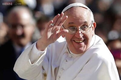 Pope condemns Islamic State violence