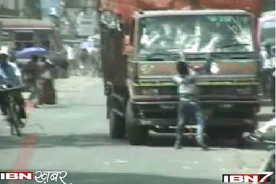 West Bengal: 2 boys throw acid on girl, then rape her