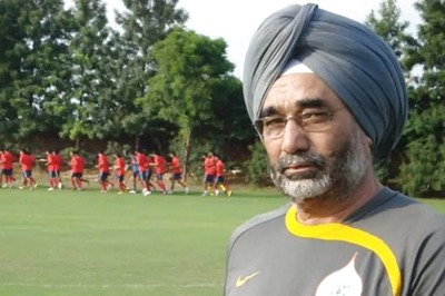 'He Turned The Little Boy in Me to a Man': Sunil Chhetri Heaps Praise on Legend Sukhwinder Singh