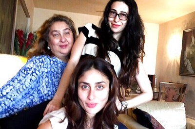 Kareena or Karisma; who looks hotter in this new photo of the Kapoor sisters?