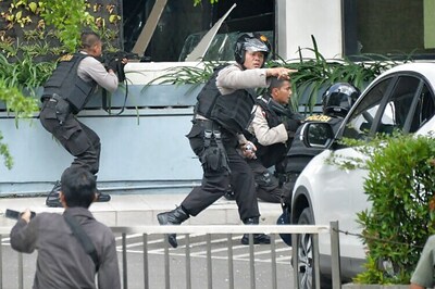Fresh explosions heard hours after IS-linked terror attack in Jakarta