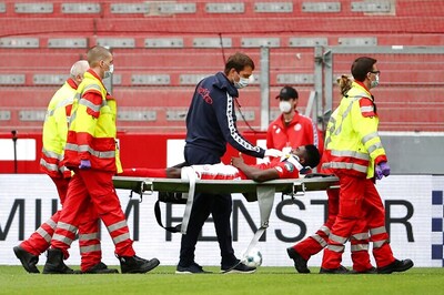 Bundesliga: Mainz's Taiwo Awoniyi Suffers Head Injury vs Augsburg, Taken to Hospital
