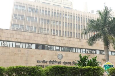 IIT-B Modifying Under-graduate Curriculum to 'reduce stress' on Students