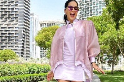 Sunny Leone’s Breezy T-Shirt Dress Is Perfect For Any Hangout Event