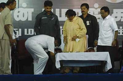 Stop Touching My Feet, BSP Chief Mayawati Tells Party Workers