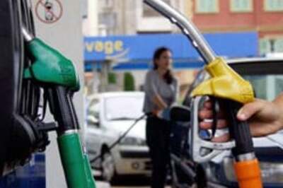 Oil cos to absorb price volatility