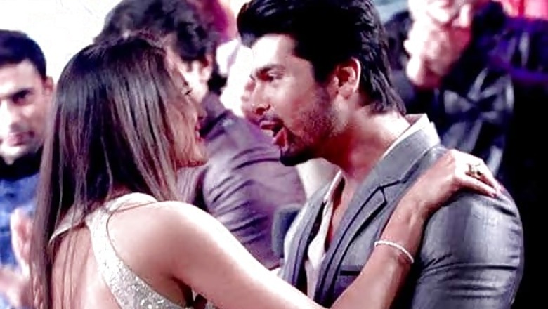 Proud boyfriend Kushal plants a kiss on Gauahar's forehead after BB7 victory