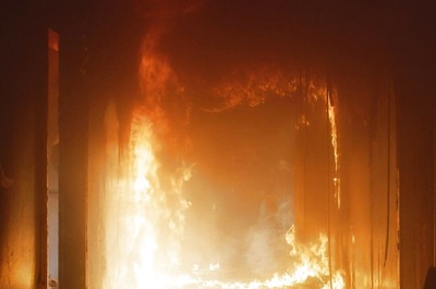 Massive Fire in Mumbai's Dharavi: At Least 6 Injured, 10 Fire Tenders on the Spot