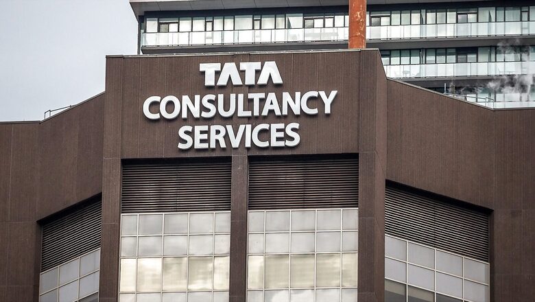 TCS Giving 20% Salary Hike To 70% of Employees; Remaining Staff To Get Performance-Based Hike