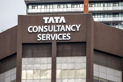 TCS Giving 20% Salary Hike To 70% of Employees; Remaining Staff To Get Performance-Based Hike