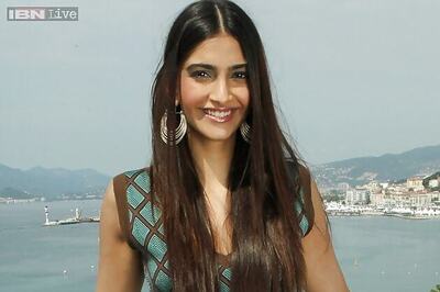 Sonam Kapoor suffering from cough and cold; sources close to the actress refute Swine Flu rumours